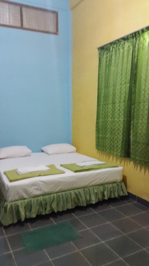 Kampung Bule Hostel Labuan Bajo Eksteriør bilde